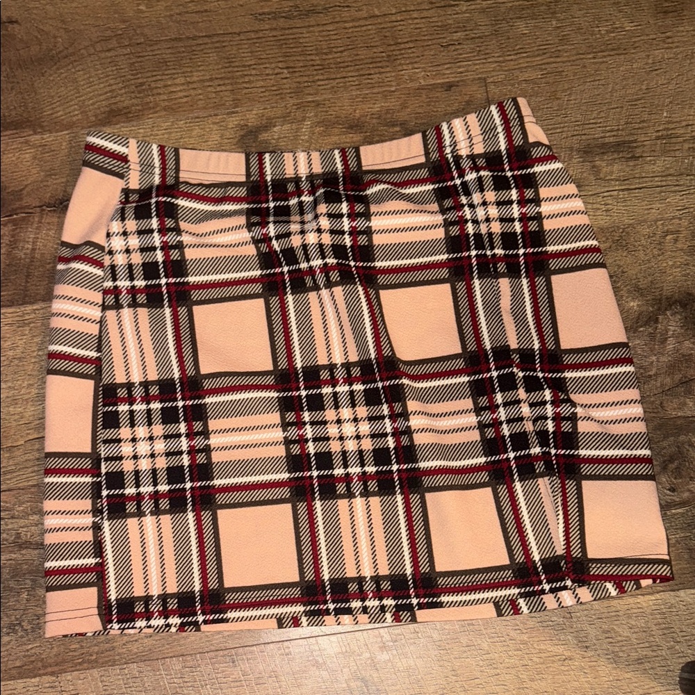 Plaid A-Line Skirt in Beige and Black